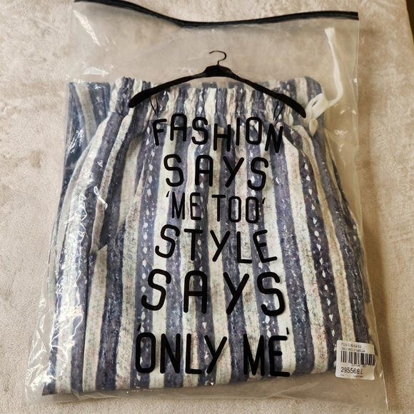 Fashion Says Me Too Striped Pants Size Large - Picture 12 of 12
